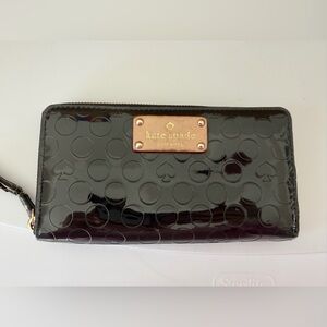 kate spade rose gold patent leather wallet with black patent trim
